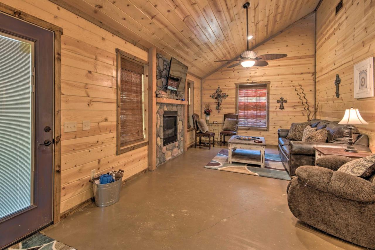 Cabin With Hot Tub Near Broken Bow Lake And Hiking Exterior foto